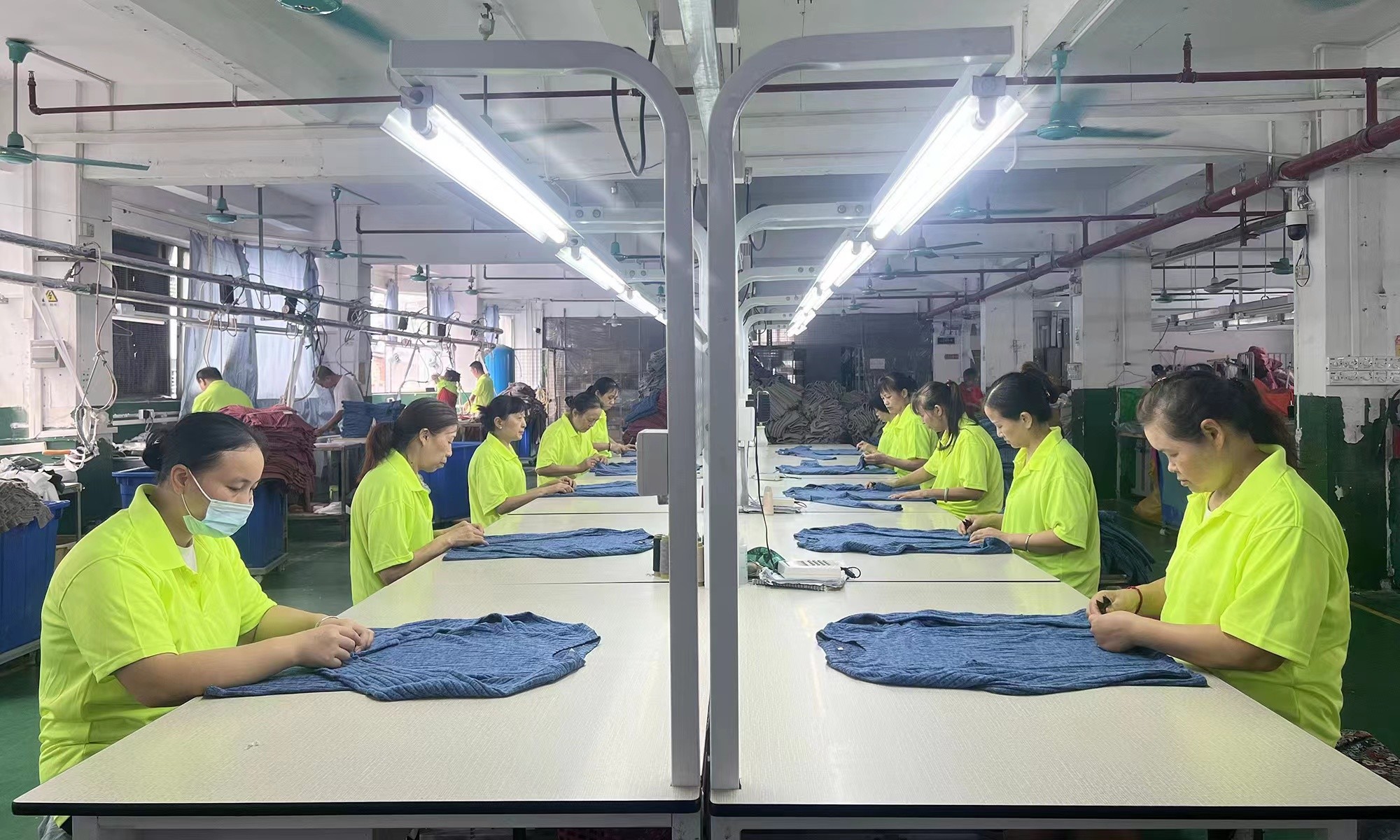 Guangzhou Vinas clothing technology Co., LTD lini produksi pabrik