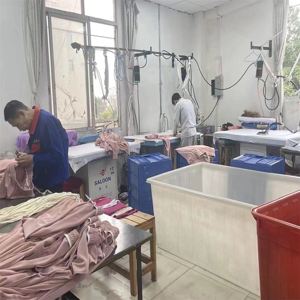 Guangzhou Vinas clothing technology Co., LTD lini produksi pabrik