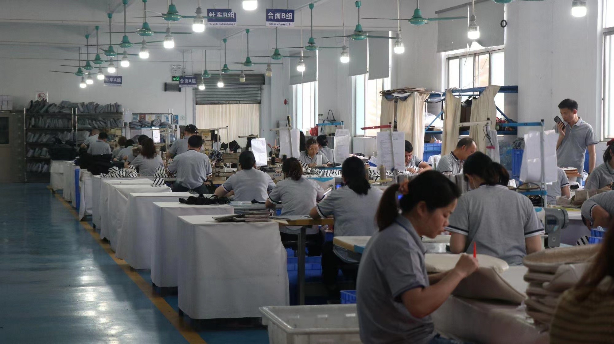 Guangzhou Vinas clothing technology Co., LTD lini produksi pabrik