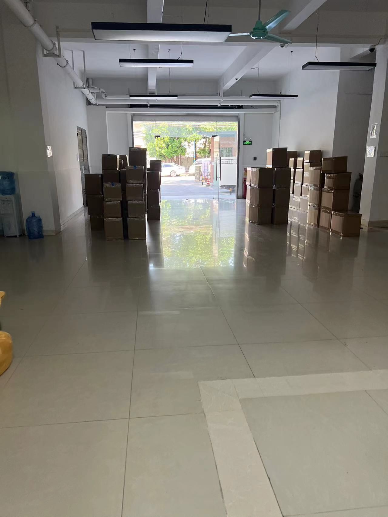 Guangzhou Vinas clothing technology Co., LTD lini produksi pabrik