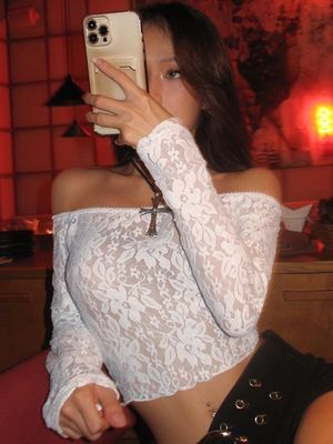 T-Shirt ketat renda seksi rempah renda leher potongan tanaman T-Shirt atas