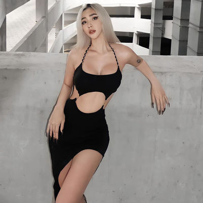 Slit Halter Neck Dress Bergaya seksi tanpa punggung Cut Out Halter Dress Slim