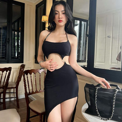 Slit Halter Neck Dress Bergaya seksi tanpa punggung Cut Out Halter Dress Slim