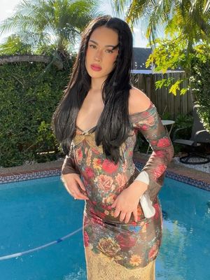 Paket Ukuran Berbagai Gaun Pinggang Temperamen Elegan Pengurangan Berat Badan Cetak Gaun Hip Wrap Seksi
