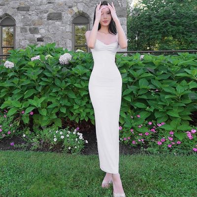 Warna padat slim-fit gaya segar semua-dalam-satu V-neck halter gaun panjang