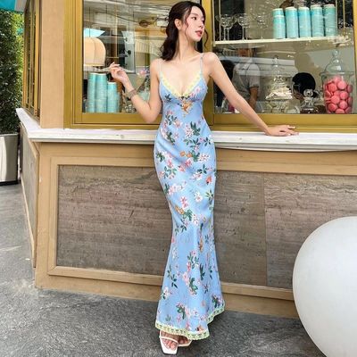 Musim panas mode baru cetak seksi tanpa punggung renda halter gaun