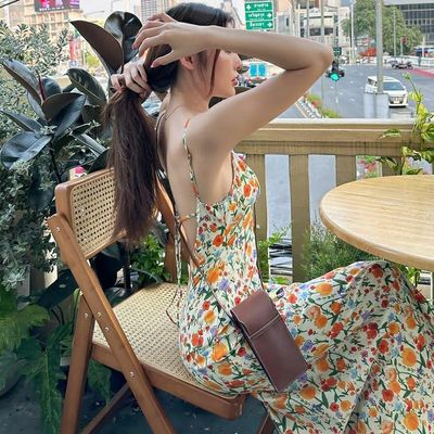 Musim panas mode baru cetak seksi tanpa punggung renda halter gaun
