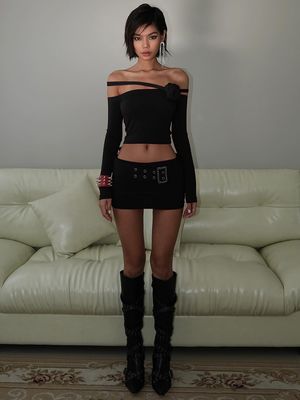 Baru mode kustom garis bunga tiga dimensi bahu lengan panjang atas miring bahu tanaman T-shirt wanita