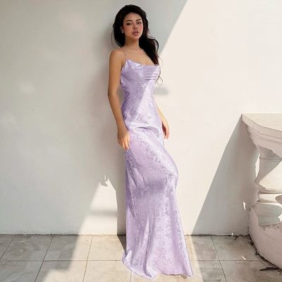 Wanita Musim Panas Baru seksi garis leher gaya Prancis Satin Backless Long Halter gaun